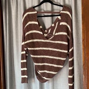 Sweater With knotted back